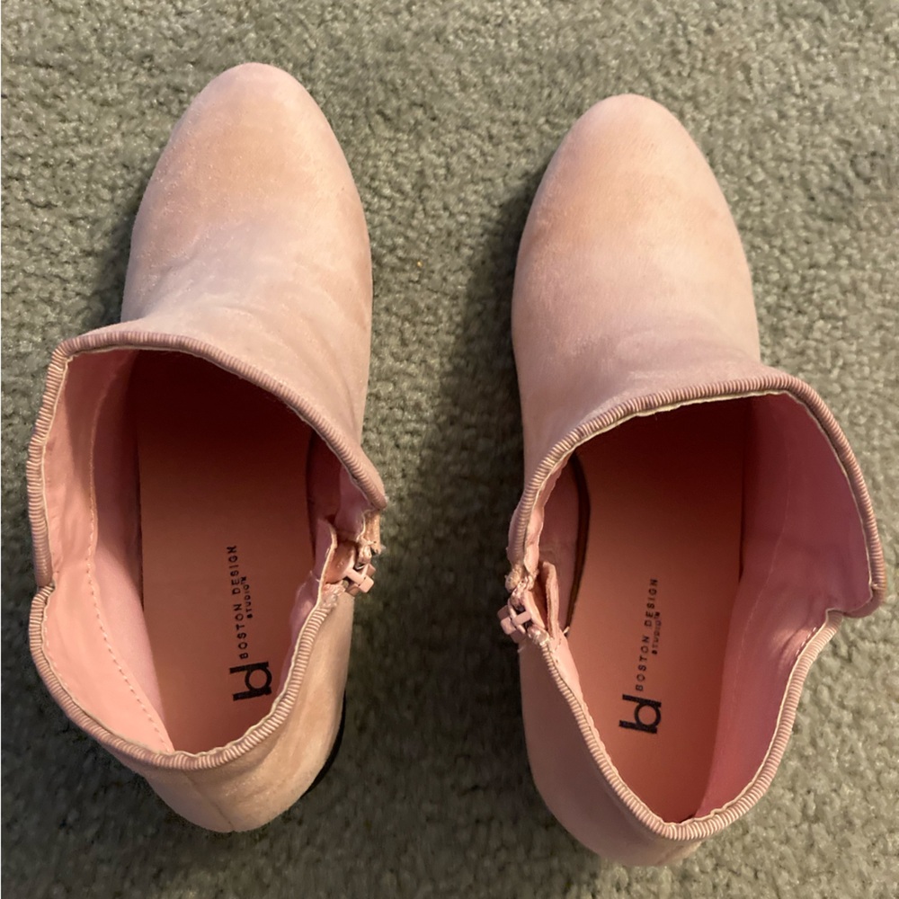 Blondo Blush Ankle Booties size 7 1/2